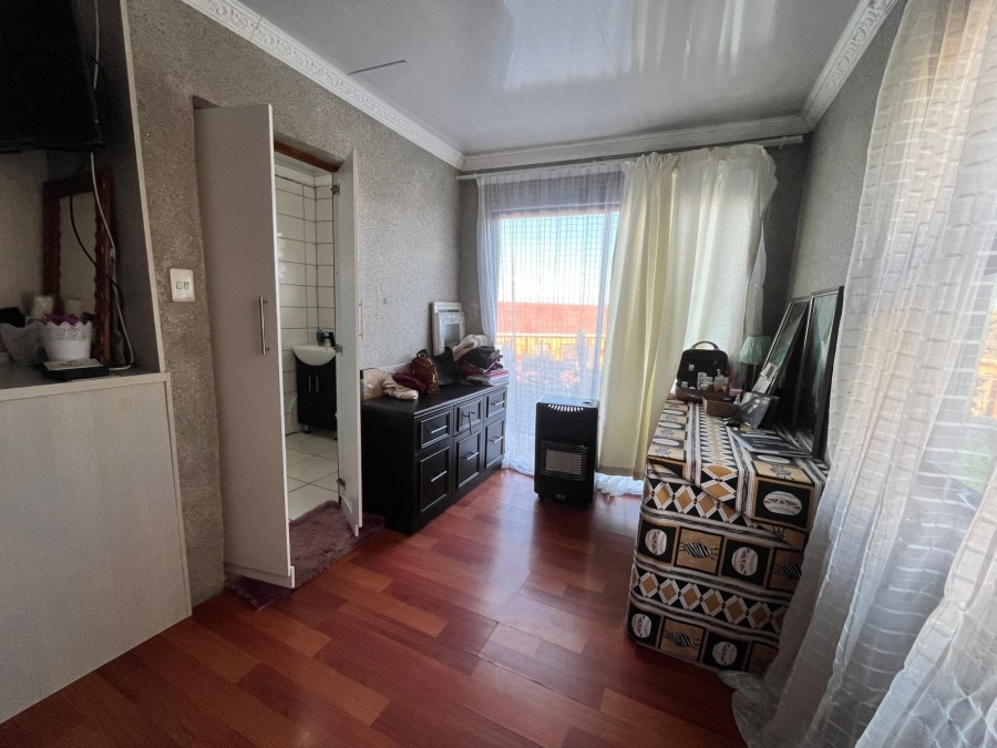 5 Bedroom Property for Sale in Mdantsane Eastern Cape